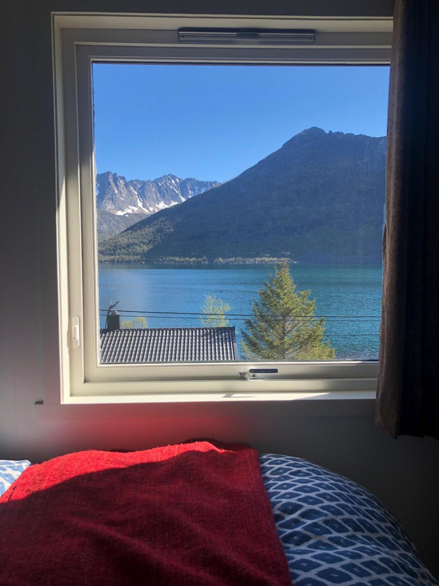 Segla Guesthouse - With View Of Fjord Fjordgard Chambre photo